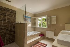 Large bathrooms in Sea Breeze 